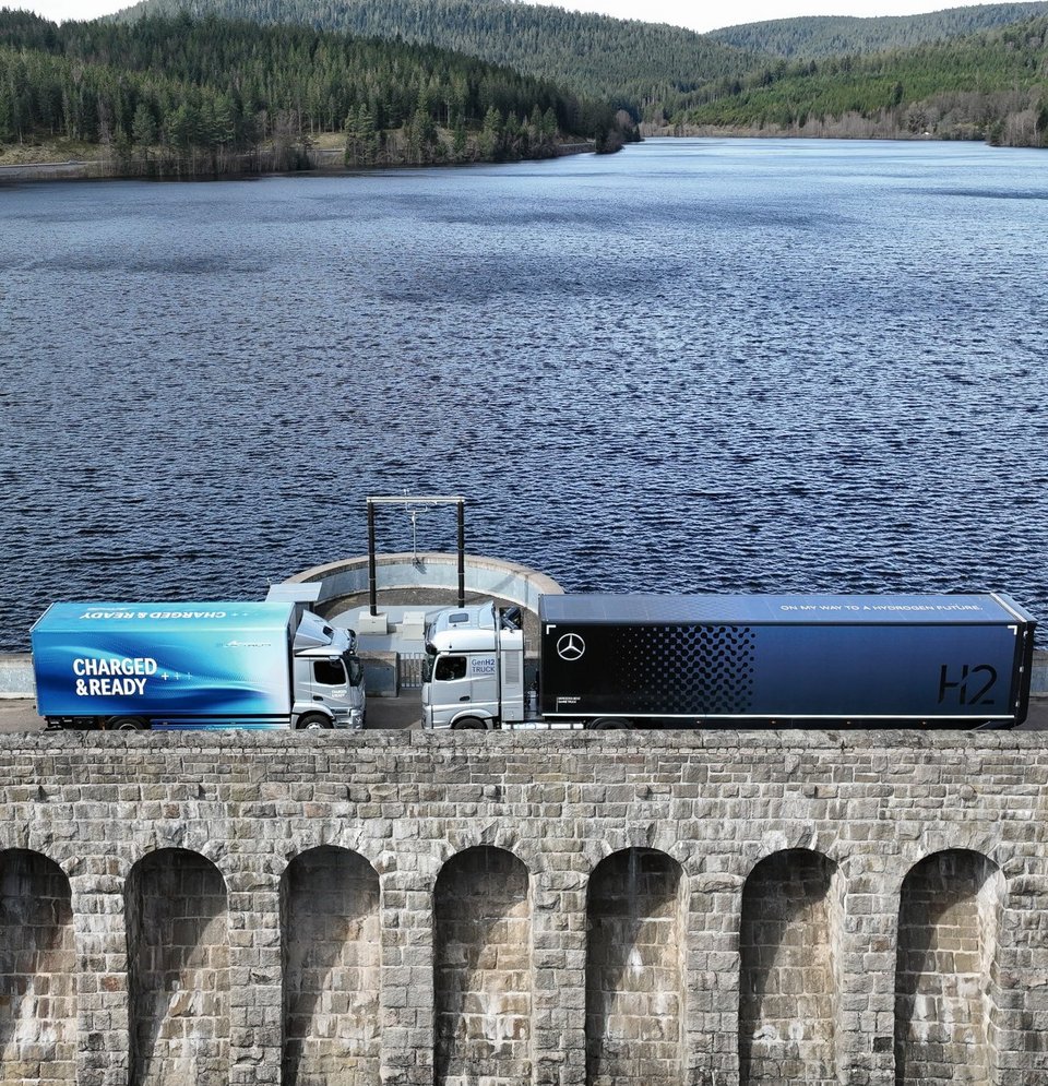 GenH2 truck and eActros on a bridge