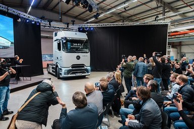 Daimler Truck feiert Serienstart des Mercedes-Benz eActros 600 für den Fernverkehr in Wörth