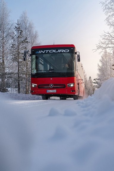 Neuer eIntouro trotzt erfolgreich Kälte, Eis und Schnee: Daimler Buses testet elektrischen Überlandbus in Finnland