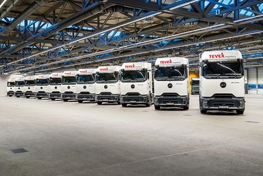 Tevex Logistics modernisiert seinen Fuhrpark mit 150 neuen Mercedes-Benz Actros L für mehr Effizienz und Sicherheit