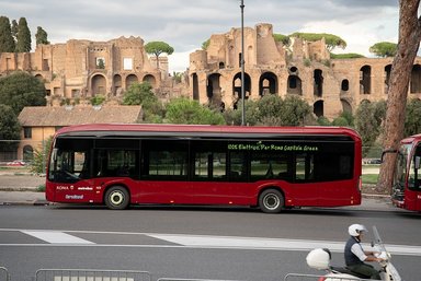 Rom wird elektrisch: Autoservizi Troiani erweitert seine E-Bus-Flotte mit 110 Mercedes-Benz eCitaro