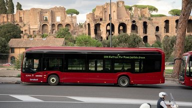 Rom wird elektrisch: Autoservizi Troiani erweitert seine E-Bus-Flotte mit 110 Mercedes-Benz eCitaro 