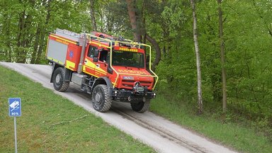 Unimog U 5023 at RETTmobil 2023: Mercedes-Benz Special Trucks unveils innovative combination pumper for forest firefighting and disaster relief