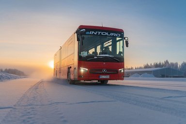 Neuer eIntouro trotzt erfolgreich Kälte, Eis und Schnee: Daimler Buses testet elektrischen Überlandbus in Finnland