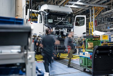 Daimler Truck feiert Serienstart des Mercedes-Benz eActros 600 für den Fernverkehr in Wörth