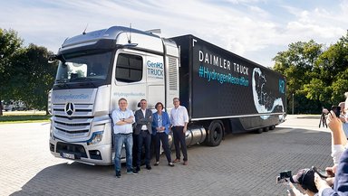 Daimler Truck #HydrogenRecordRun: Mercedes-Benz GenH2 Truck cracks 1,000 kilometer mark with one fill of liquid hydrogen