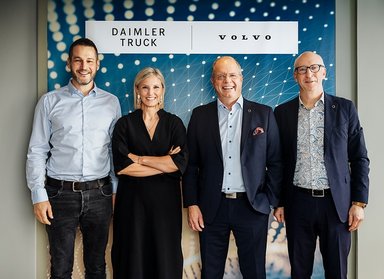 Daimler Truck und Volvo Group unterzeichnen verbindliche Vereinbarung für Joint Venture zur Entwicklung einer softwaredefinierten Fahrzeugplattform