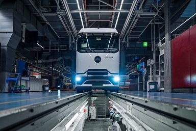 Daimler Truck celebrates series launch of the Mercedes-Benz eActros 600 for long-distance haulage in Wörth