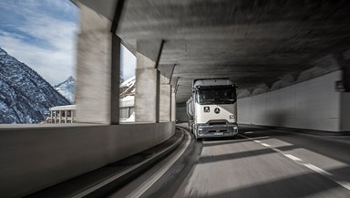 Next generation fuel cell truck: Daimler Truck tests first prototypes in the Swiss Alps