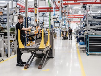 Production start for central eActros 600 component at the Mannheim plant: the front box