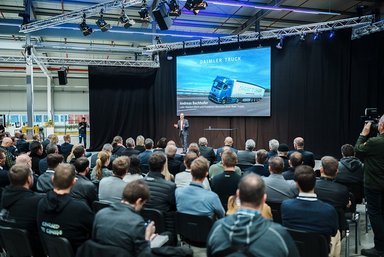 Daimler Truck feiert Serienstart des Mercedes-Benz eActros 600 für den Fernverkehr in Wörth