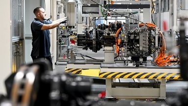 Daimler Truck Powertrain plants: start of production of key components for series production of the battery-electric Mercedes-Benz eActros 600