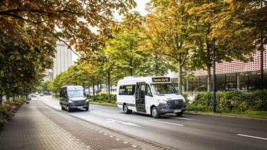 Nachwuchs bei den Minibussen mit Stern: Sprinter Transfer 45 und der Sprinter City 45