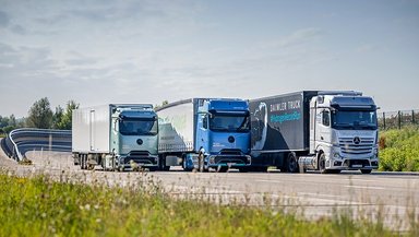 The battery-electric Mercedes-Benz eActros 600 long-haul truck, the new Actros L with ProCabin and the Mercedes-Benz GenH2 Truck