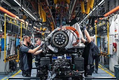 Daimler Truck feiert Serienstart des Mercedes-Benz eActros 600 für den Fernverkehr in Wörth