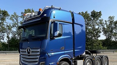 The Key Here is Routine: Mercedes-Benz Special Truck Factory Delivers 300,000th Custom-made Vehicle