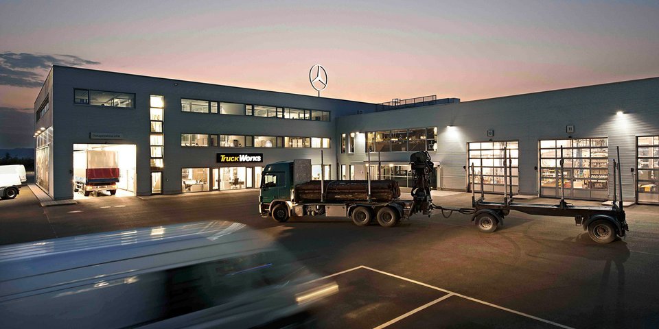 Mercedes-Benz | Daimler Truck
