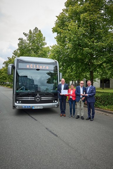 Mercedes-Benz eCitaro G erhält die Auszeichnung „Electric Bus Champion 2024“ auf der IAA Transportation