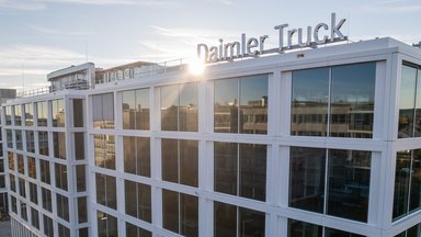 Daimler India Commercial Vehicles announcing battery-electric truck eCanter for India