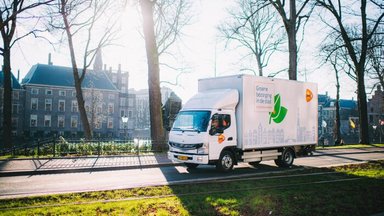 Flüsterleise: FUSO eCanter stromert für PostNL