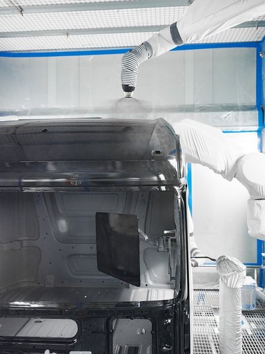 New paint finish at Mercedes-Benz plant in Wörth improves CO2 balance of production