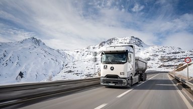 Next generation fuel cell truck: Daimler Truck tests first prototypes in the Swiss Alps