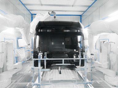 New paint finish at Mercedes-Benz plant in Wörth improves CO2 balance of production