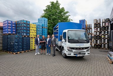 Daimler Truck brand FUSO: all-electric eCanter convinces beverage retailer in daily home-delivery business