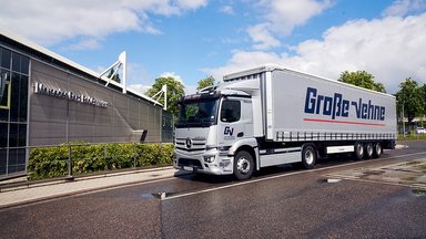 Mercedes-Benz Trucks customer Große-Vehne is actively pushing the drive transition forward 