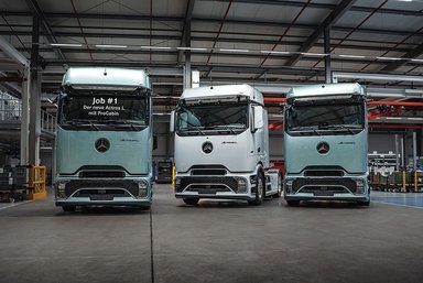 Der neue Actros L: Erstes Fahrzeug rollt im Mercedes-Benz Werk Wörth vom Band