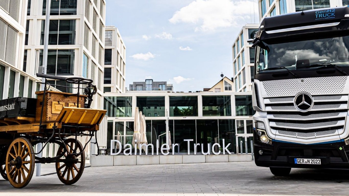 Daimler embarks on a new era as Mercedes-Benz Group