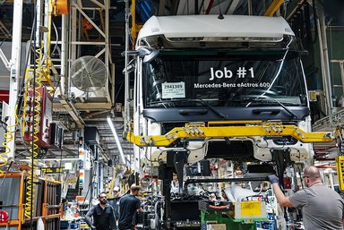 Daimler Truck feiert Serienstart des Mercedes-Benz eActros 600 für den Fernverkehr in Wörth