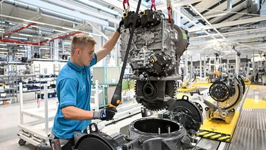 Production start for central components of the new eActros 600 at the Gaggenau and Kassel plants