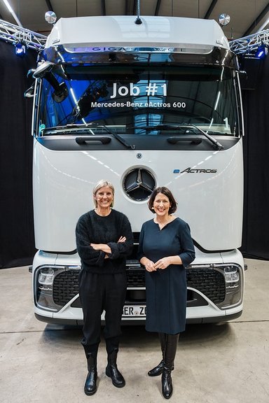 Daimler Truck feiert Serienstart des Mercedes-Benz eActros 600 für den Fernverkehr in Wörth