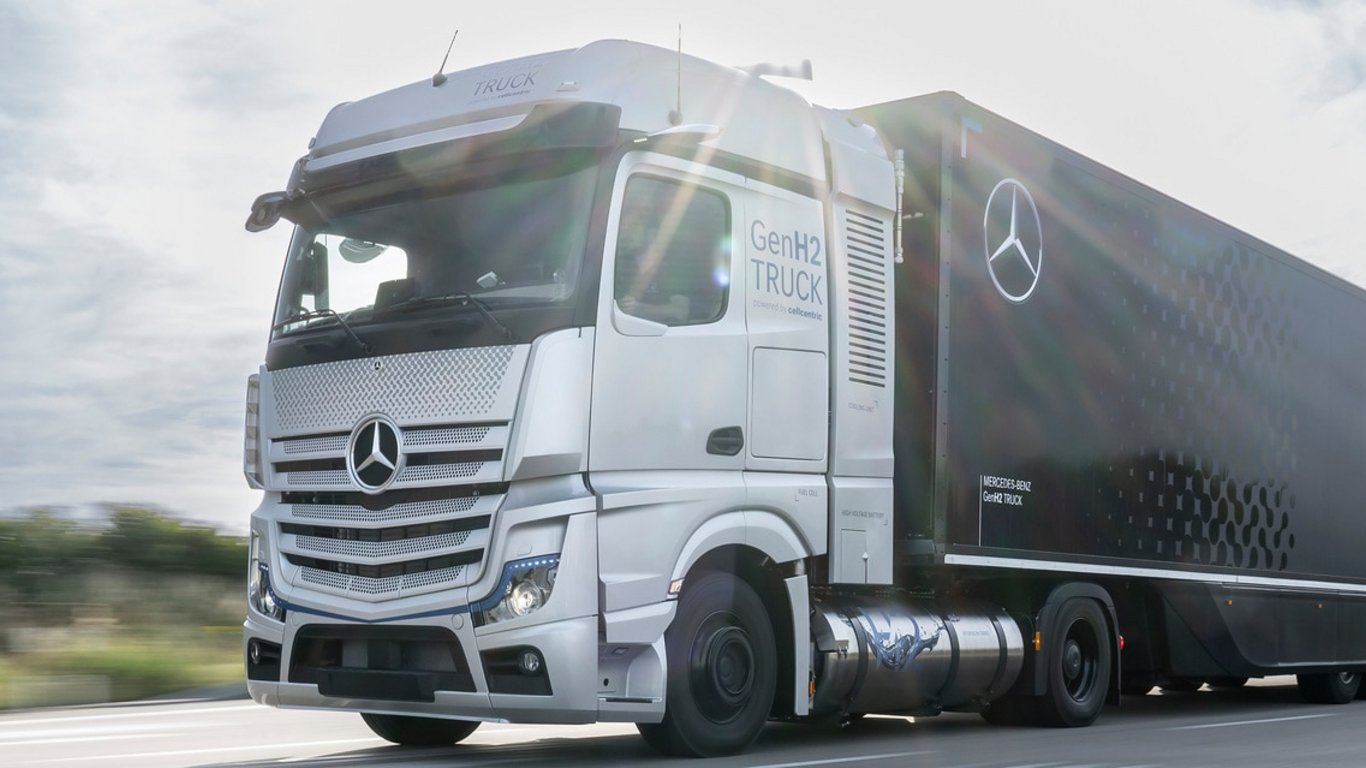Fuel-Cell Technology: Daimler Truck Builds First Mercedes-Benz