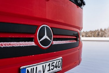 Neuer eIntouro trotzt erfolgreich Kälte, Eis und Schnee: Daimler Buses testet elektrischen Überlandbus in Finnland