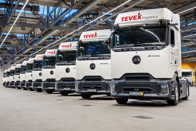 Tevex Logistics modernisiert seinen Fuhrpark mit 150 neuen Mercedes-Benz Actros L für mehr Effizienz und Sicherheit