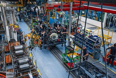 Daimler Truck feiert Serienstart des Mercedes-Benz eActros 600 für den Fernverkehr in Wörth