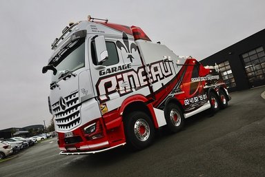 Mercedes-Benz Arocs als Schwerlast-Pannenhelfer