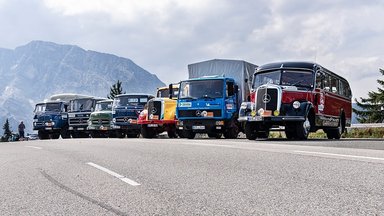 Anniversary tour: Eight truck and bus legends from Mercedes-Benz and Setra at the 20th Germany tour for historic commercial vehicles