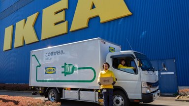 Hej neues Heim! IKEA Japan nutzt Daimler Trucks vollelektrischen FUSO eCanter für Möbelauslieferung  