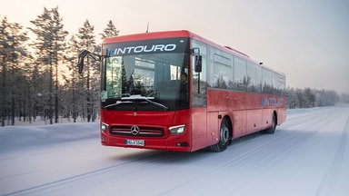 The new eIntouro successfully defies cold, ice and snow: Daimler Buses tests electric intercity bus in Finland