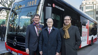 Mercedes-Benz eCitaro: A breath of fresh air in Hamburg: Mercedes-Benz supplies the first fully electrical urban bus, the eCitaro to Hamburger Hochbahn AG