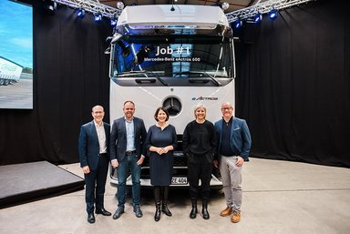 Daimler Truck celebrates series launch of the Mercedes-Benz eActros 600 for long-distance haulage in Wörth