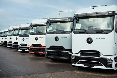 Mercedes-Benz Trucks übergibt erste eActros 600 aus Serienproduktion an Kunden in Deutschland