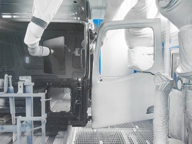 New paint finish at Mercedes-Benz plant in Wörth improves CO2 balance of production