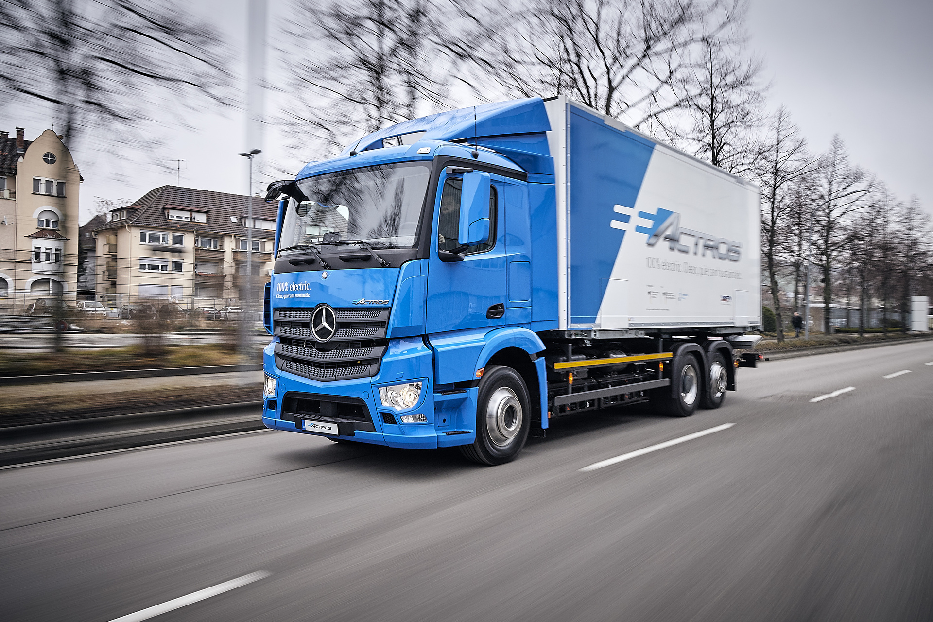 Vollelektrische Mercedes-Benz Lkw für den schweren Verteilerverkehr: Nachhaltig, vollelektrisch und leise: Mercedes-Benz eActros geht 2018 in den Kundeneinsatz