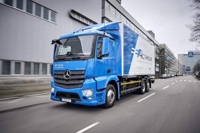 Vollelektrische Mercedes-Benz Lkw für den schweren Verteilerverkehr: Nachhaltig, vollelektrisch und leise: Mercedes-Benz eActros geht 2018 in den Kundeneinsatz