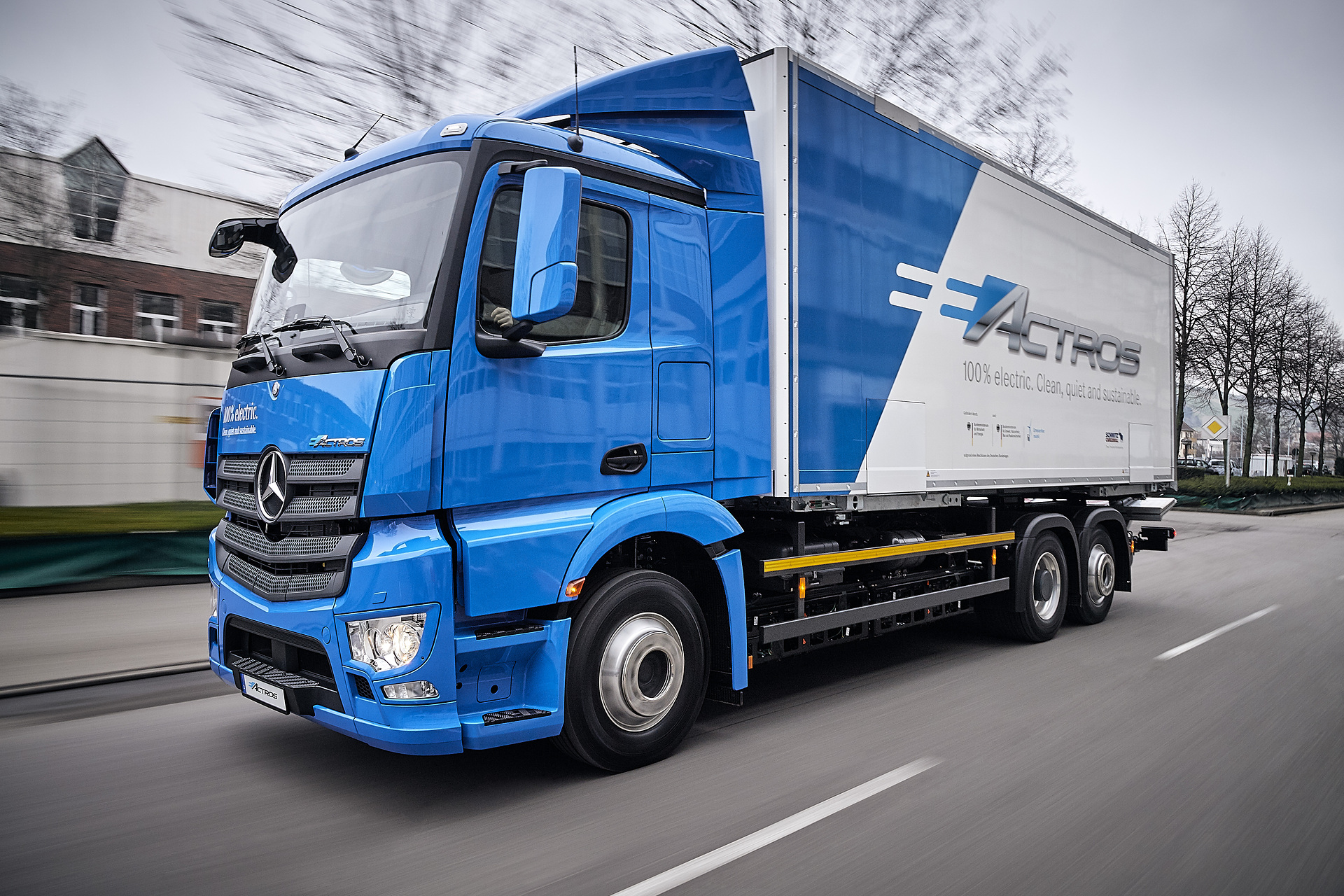 Vollelektrische Mercedes-Benz Lkw für den schweren Verteilerverkehr: Nachhaltig, vollelektrisch und leise: Mercedes-Benz eActros geht 2018 in den Kundeneinsatz