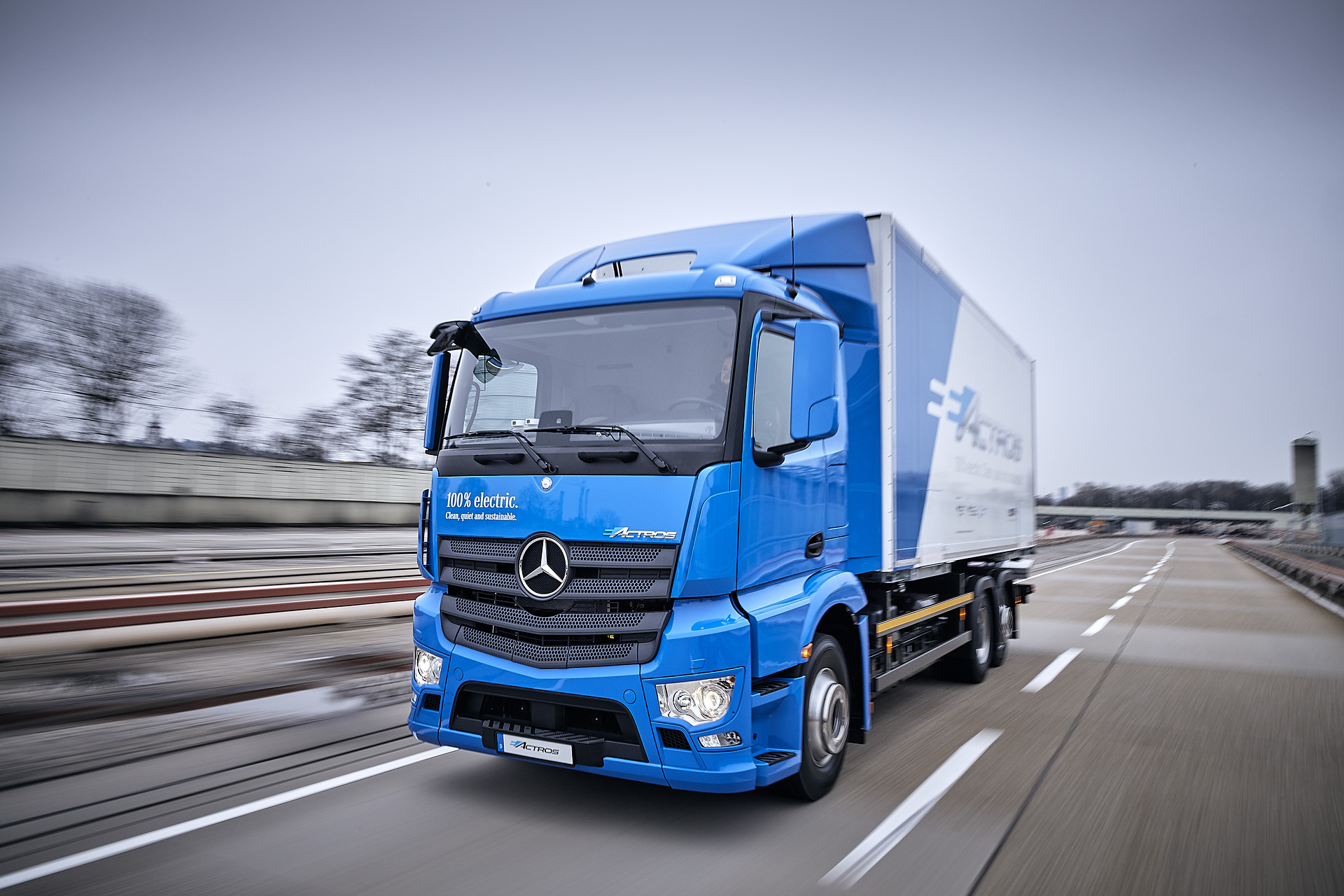 Vollelektrische Mercedes-Benz Lkw für den schweren Verteilerverkehr: Nachhaltig, vollelektrisch und leise: Mercedes-Benz eActros geht 2018 in den Kundeneinsatz